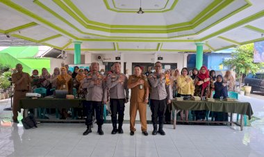 Curhat-Kamtibmas-di-Desa-Kedungturi,-Polresta-Sidoarjo-Perkuat-Sinergi-dengan-Warga-Jaga-Keamanan-Lingkungan