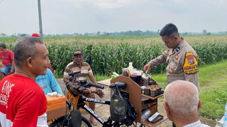 Bhabinkamtibmas Balongbendo Ngopi Bareng Petani, Dukung Ketahanan Pangan Nasional